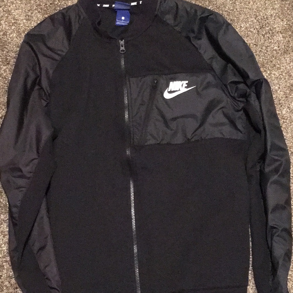 Nike light weight zip up jacket